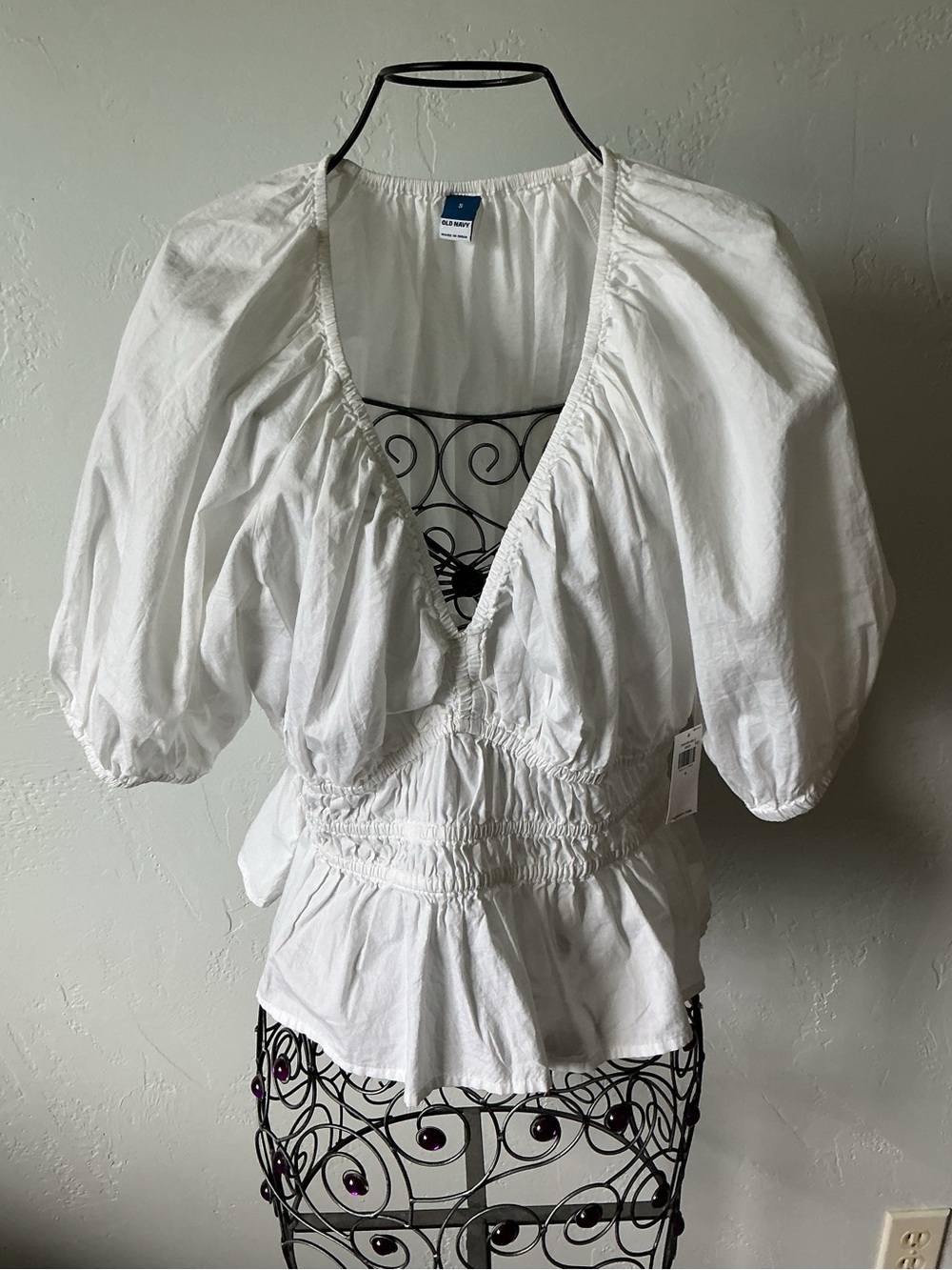 NWT Old Navy White Puff-Sleeve Smocked Peplum Blouse